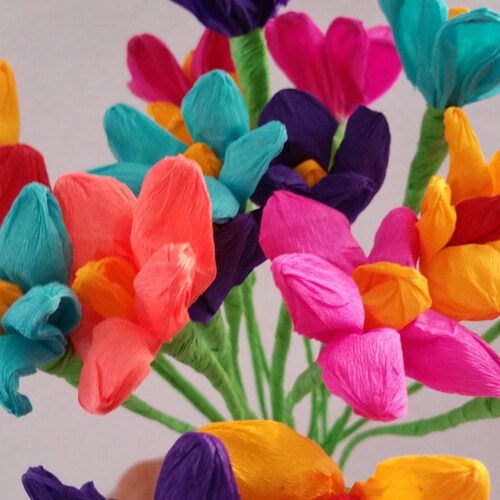 Mexican Paper Flowers, Cinco de Mayo, 12 Crepe Paper Flowers, Dia de Los Muertos, Fiesta Decorations, Altar Flowers, Day of the Dead, Luau