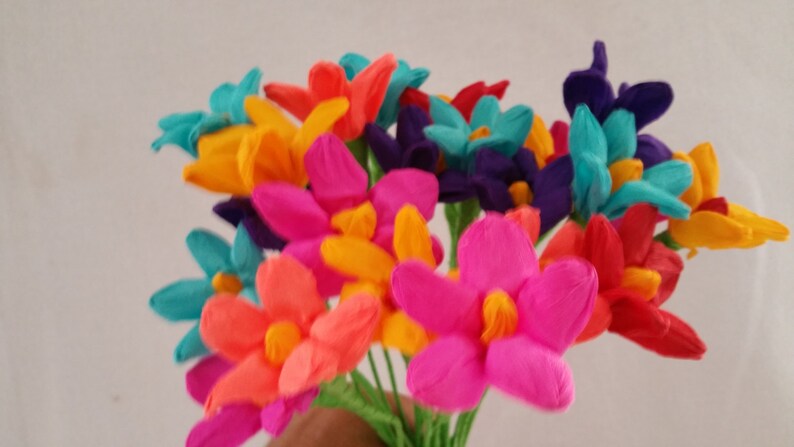 Altar Flowers Fiesta Decorations Dia de Los Muertos 100 Crepe Paper Flowers Luau Cinco de Mayo Day of the Dead Mexican Flowers