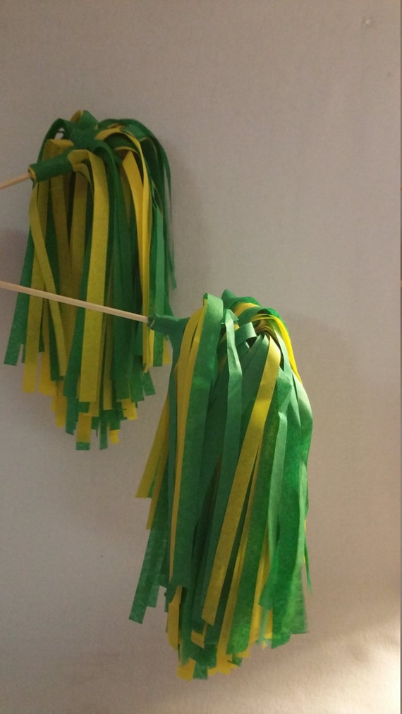 10 Green Bay Packers Cheerleading Pom Poms Shakers Green Etsy 10 Green Bay Packers Cheerleading Pom Poms Shakers Green Etsy