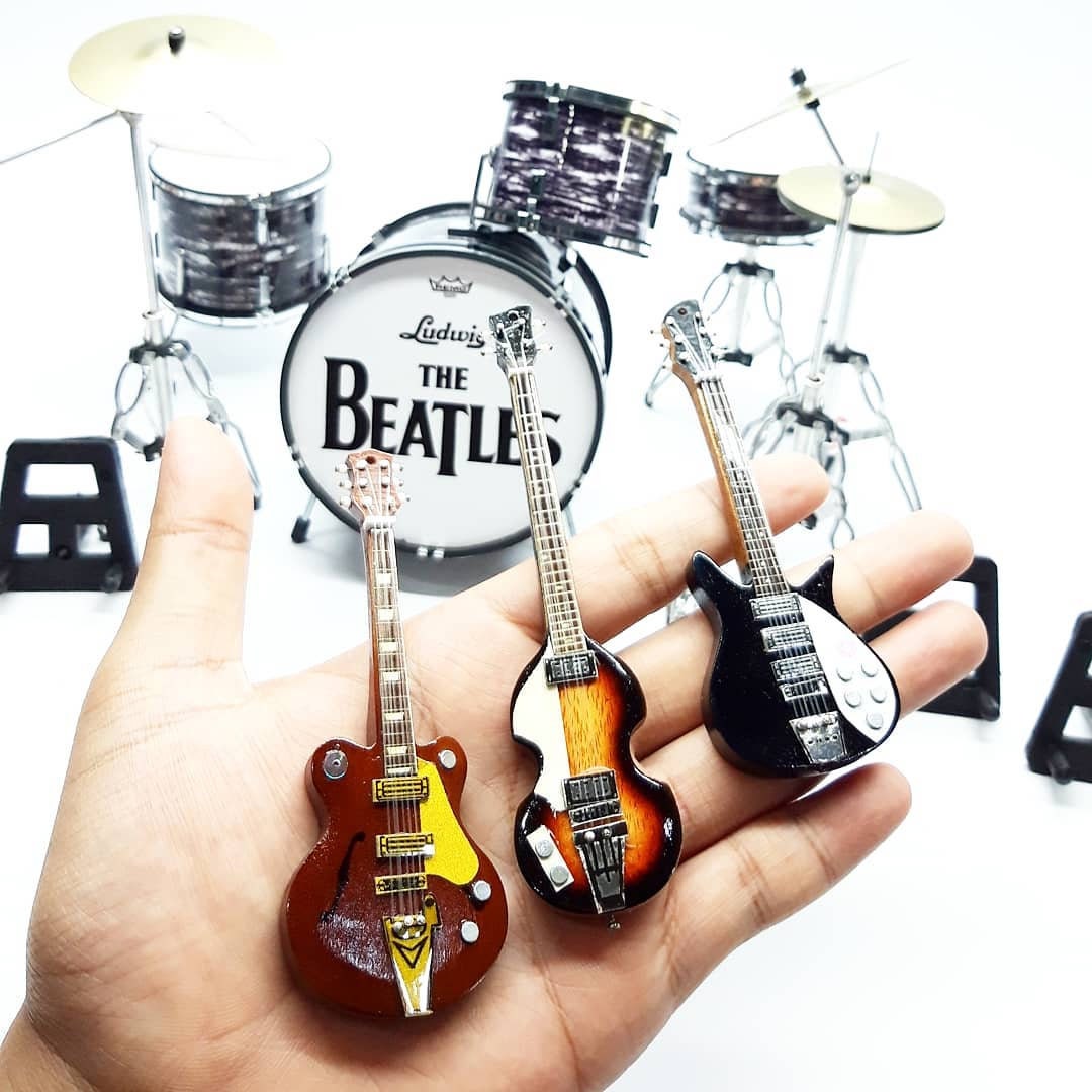 Miniature Beatles Instrument Set Accurate Reproduction of Miniature Beatles Instrument Set Accurate Reproduction of