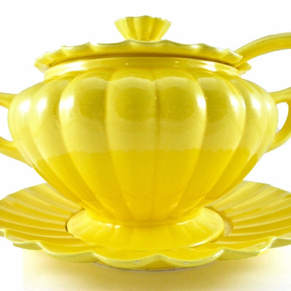 Vintage 1950's Yellow Soup Tureen C609 by Californian Pottery USA