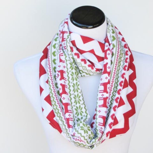 Reindeer infinity scarf fair isle snood scandinavian scarf reversible chevron red green white - Christmas loop green red scarf