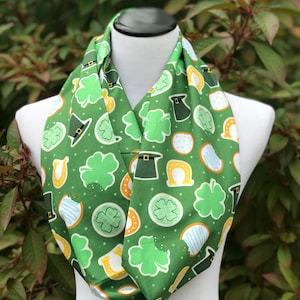 St Patrick&#39;s Day Scarf Lucky Irish Scarf Shamrock Scarf Clover Scarf Irish scarf Loop scarf Circle Scarf Green scarf