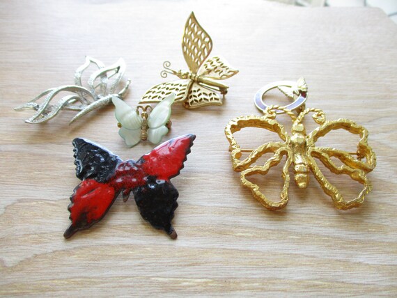LOT Vintage Butterfly Brooches Gold Tone Mother o… - image 5