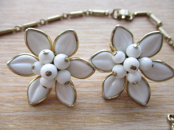 Vintage CORO White Flower Demi Parure Mid Century… - image 3