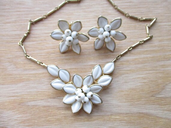 Vintage CORO White Flower Demi Parure Mid Century… - image 15