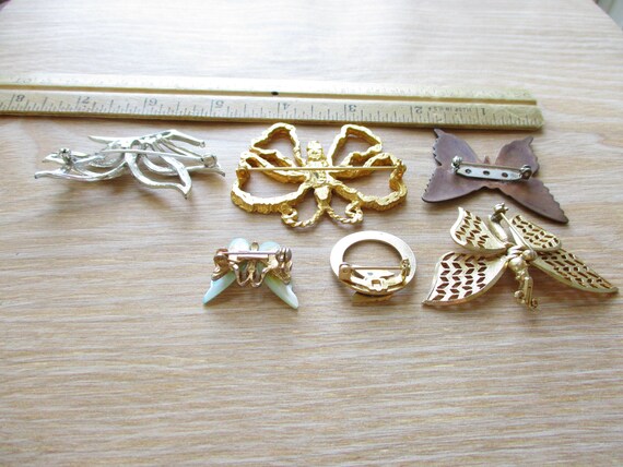 LOT Vintage Butterfly Brooches Gold Tone Mother o… - image 9