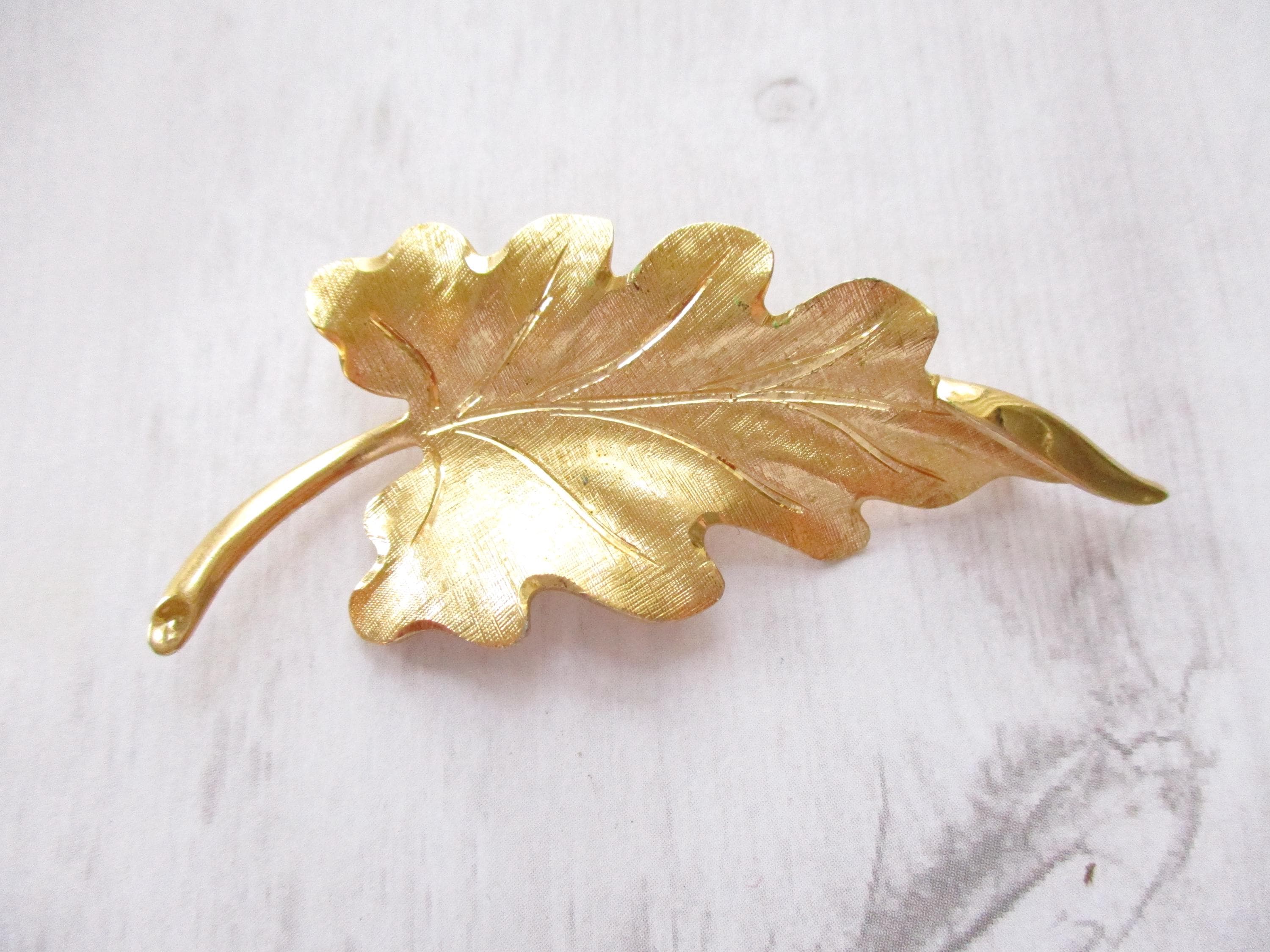 MONET Leaf Brooch Gold Tone Signed