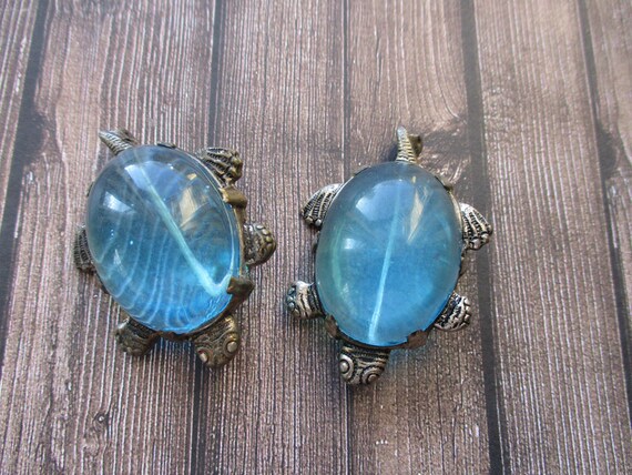 Pair 800 Silver Blue Lucite Turtle Brooches Jelly