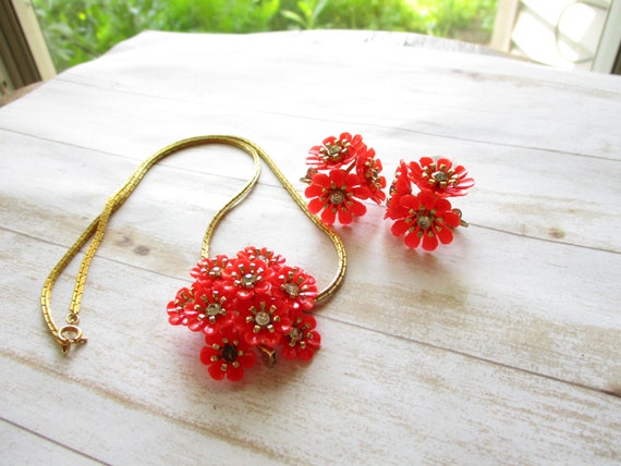 Vintage Red Lucite Flower Brooch Pendant Clip On … - image 3