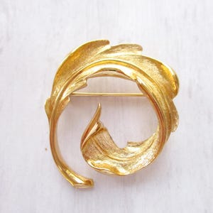 MONET Curled Leaf Brooch Gold Tone Signed