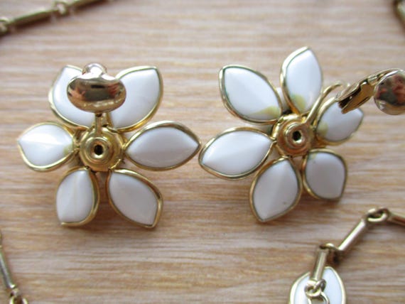 Vintage CORO White Flower Demi Parure Mid Century… - image 13