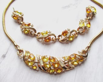 Vintage 1950s Crown TRIFARI Rhinestone Jewelry Set – Necklace & Bracelet