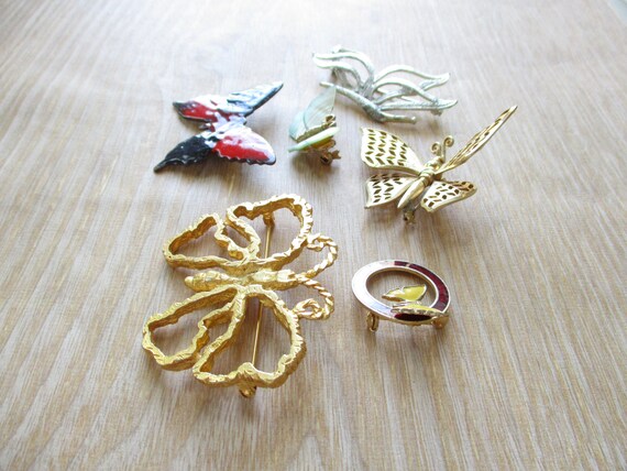 LOT Vintage Butterfly Brooches Gold Tone Mother o… - image 4