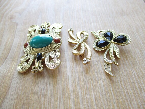 Vintage 1928 Co. Art Deco Style Brooches Gold Ton… - image 8