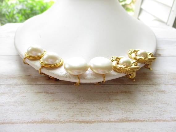 Vintage Faux Pearl Clip On Earrings Gold Tone Uns… - image 2