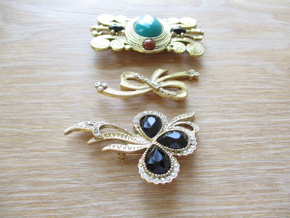 Vintage 1928 Co. Art Deco Style Brooches Gold Ton… - image 7
