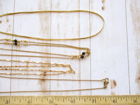 LOT Vintage Signed MONET Gold Tone Chain Necklace… - image 9