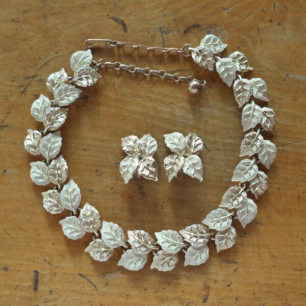 Retro Vintage Gold White Enamel Necklace Earrings Set Clip On Earrings Unsigned Coro Lisner BSK