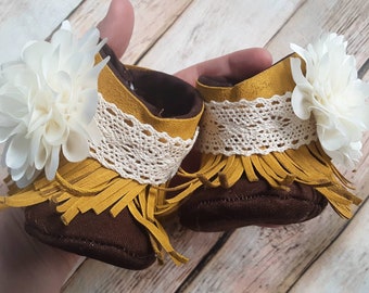 Baby Boots, Yellow and Brown Baby Booties, Moccasin Boots, Fringe Boots, Baby Western Boots, Hippie Boots, Fringe Boots, Baby moccasin boots