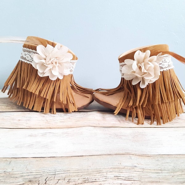 Fringe hippie baby shoes, Baby Moccasin Boots, Baby Fringe Booties, Shabby Chic Fringe Baby Boots, Booties, Fringe Baby Booties