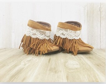 Fringe hippie baby boots, Baby Moccasin Boots, Baby Fringe Booties, Shabby Chic Fringe Baby Boots, Booties, Fringe Baby Booties