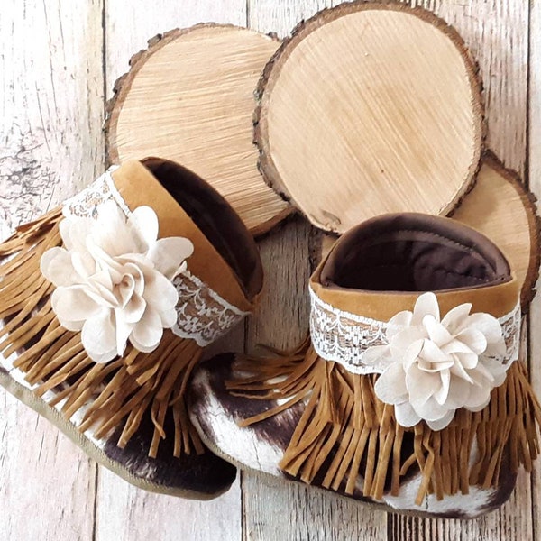 Kuh Print Fransen Baby Stiefel, Cowgirl Booties, Baby Mokassin Stiefel, Baby Fransen Booties, Kuh Baby Stiefel, Lace Booties, Fransen Baby Booties