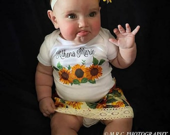 Sunflower Outfit, Baby Girl Sunflower Outfit, Personalized Sunflower Outfit, Baby Shower Gift, New Baby Girl Gift, Toddler Sunflower Outfit