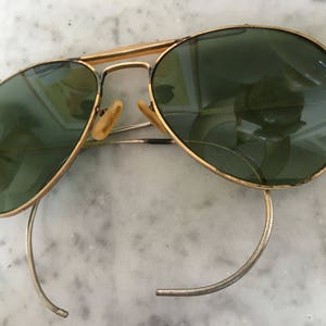 WW II aviator piLot suNgLasses ViNtage 1940&#39;s GoLd fRame MiLitary Officer FLight sungLasses LiKe AN-6531 UnMarKeD + 70&#39;s Ray-Ban HaRd Case