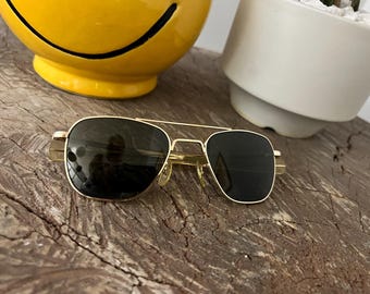 AmeRiCaN oPTicaL ViNtaGe ViEtNaM Era 5 1/2 Gold  piLot AviaToR suNgLasses 1970's MiLitary Officer FLight suNgLasses + LeatHer HaRd Case