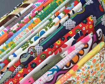 ViNtaGe MoD 1960's 1970's 1980's SeWiNg faBRic paNel cuRtaiN CRaFt QuiLt ReMnaNt DreSSMaKeR CosTuMeR SeaMsTReSS aRtisT LoT of 30 PiEces