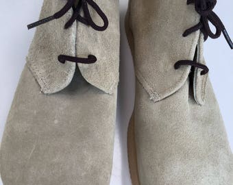 1970's SaNdY Suede Chukka boots NeW ViNtAgE Stock CaMpUs EarTh SHoes Wedge RuBBer SoLe SafaRi BooTs W 7