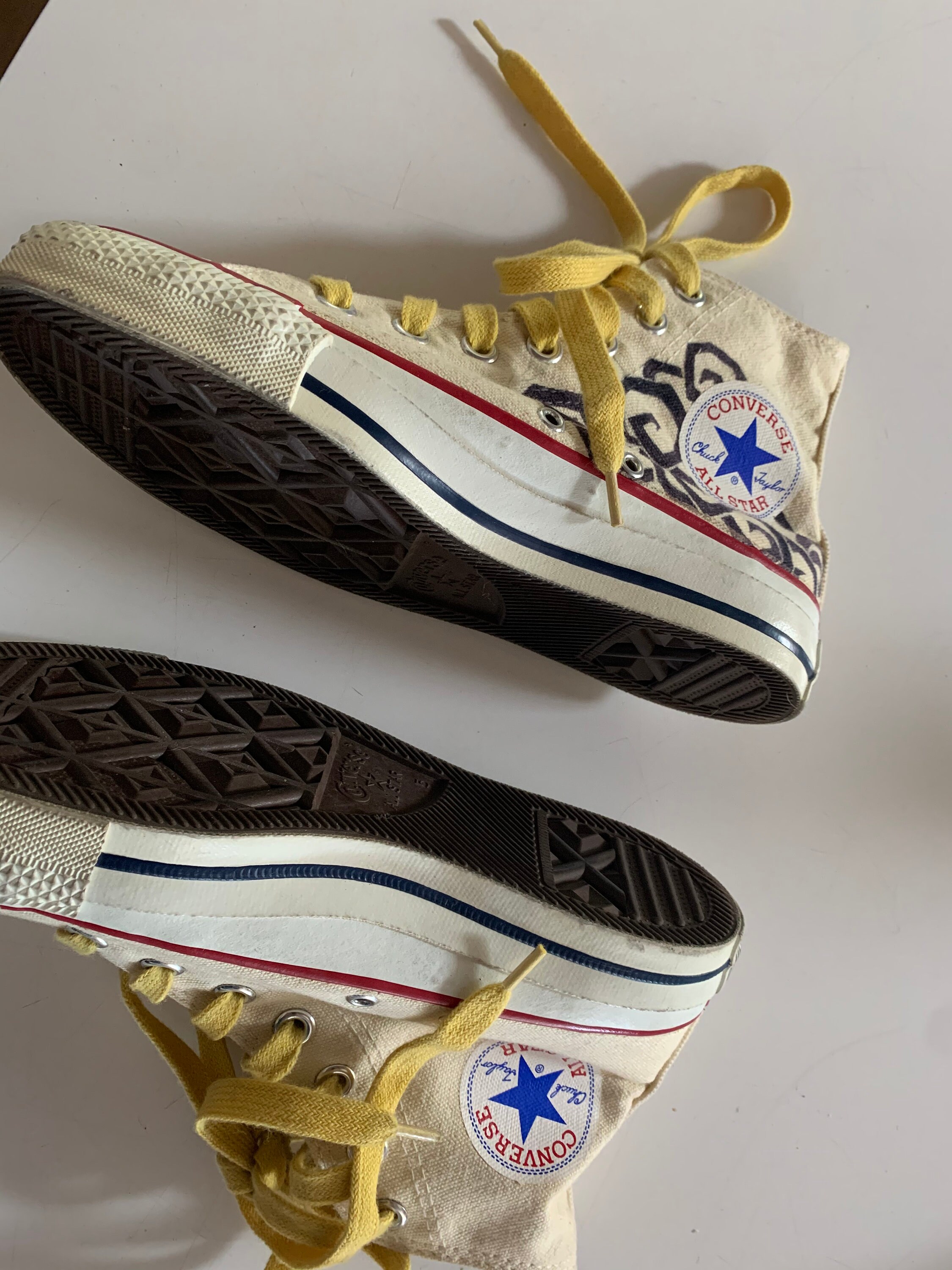 CONVERSE HIGH TOP SNEAKERS 90s ~ ALL STAR MADE IN USA US8.5