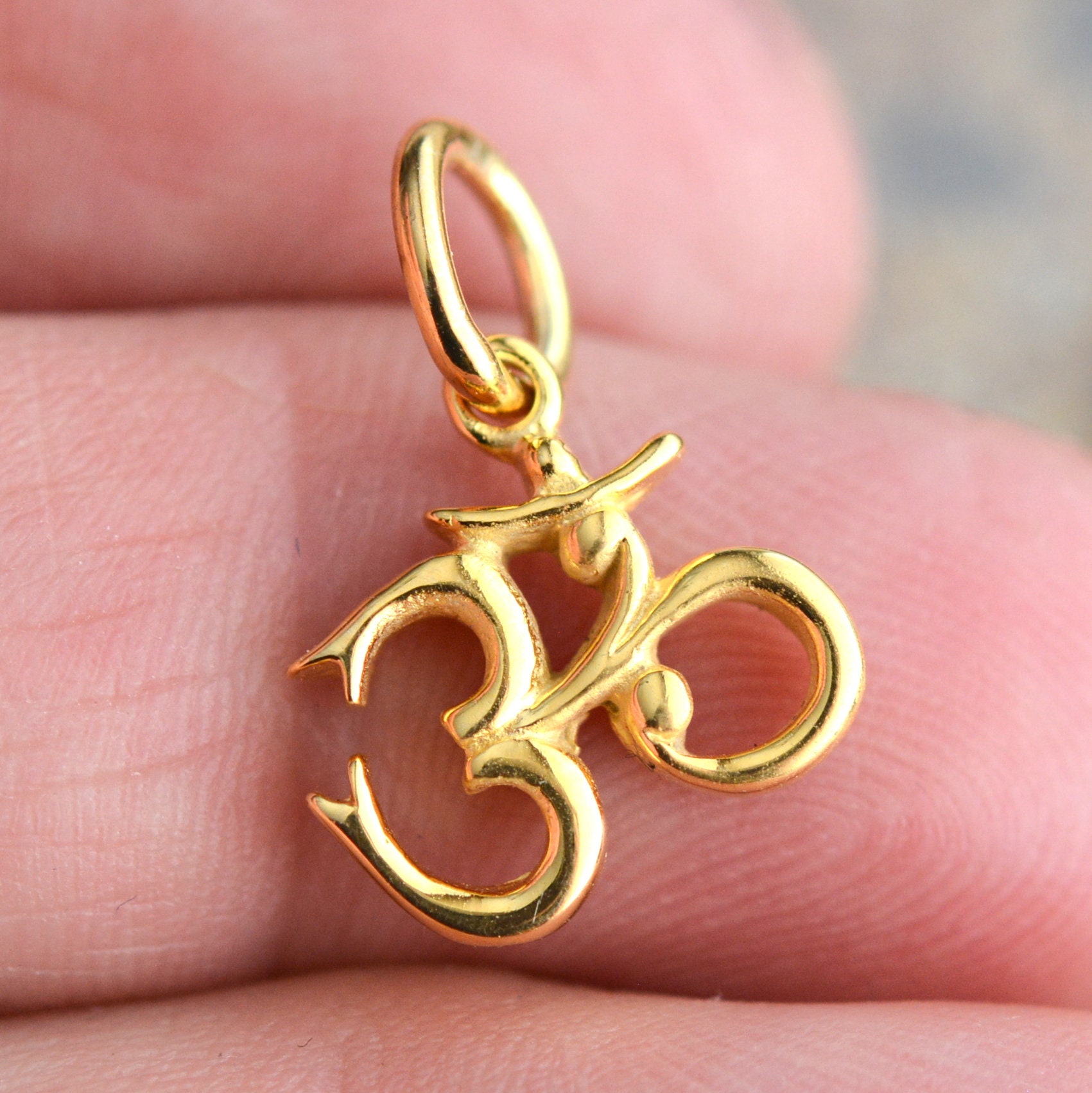 OM Necklace Gold Om Charm Necklace 18K Gold Plated Ohm Etsy Nederland