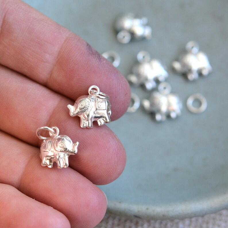 BEAUTIFUL CUTE BABY ELEPHANT CLIP ON DANGLE CHARM TIBETAN SILVER CLIP ON CHARM BEAUTIFUL CUTE BABY ELEPHANT CLIP ON DANGLE CHARM TIBETAN SILVER CLIP ON CHARM