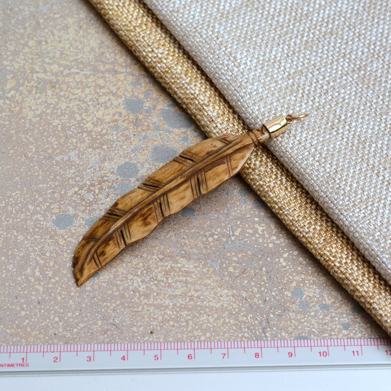 Brown Bone Feather Carving Stained Bone Natural Bronze Cap 1-80mm Long Carved Bone Feather Pendant BS17-1104B Bone Jewelry