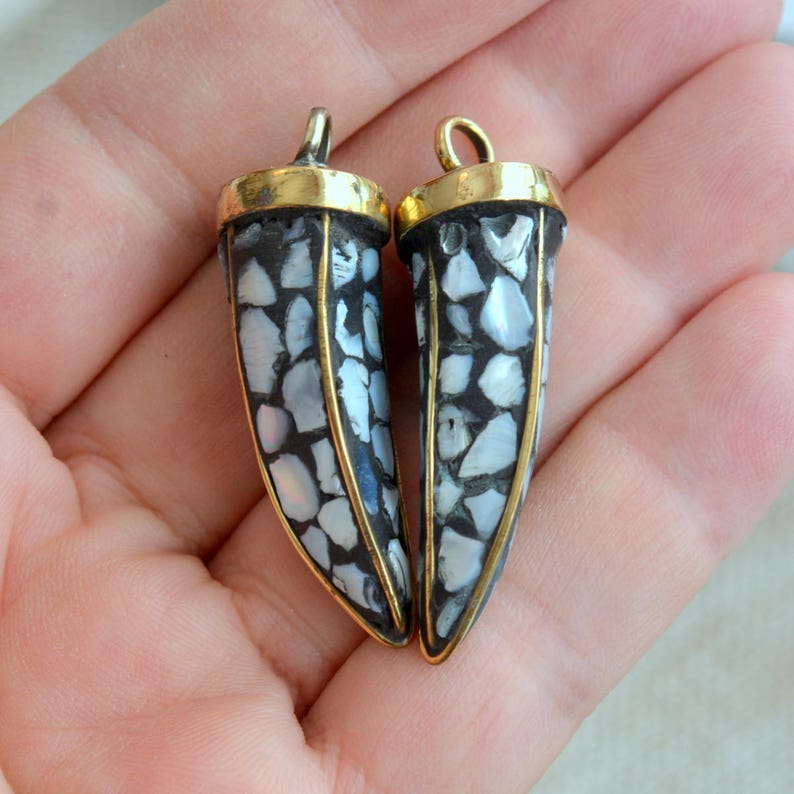 Mother of Pearl Claw Bohemian Jewelry Tribal TA170905 Horn Ethnic 1-40mm Long Tibetan Mosaic Shell Brass Tusk Pendant Tooth