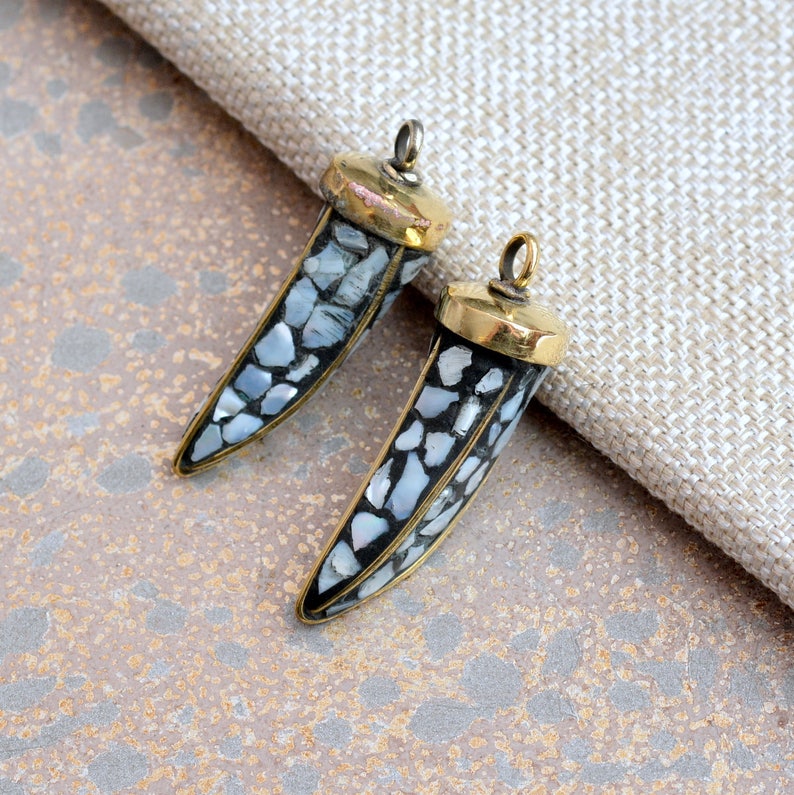 Mother of Pearl Claw Bohemian Jewelry Tribal TA170905 Horn Ethnic 1-40mm Long Tibetan Mosaic Shell Brass Tusk Pendant Tooth