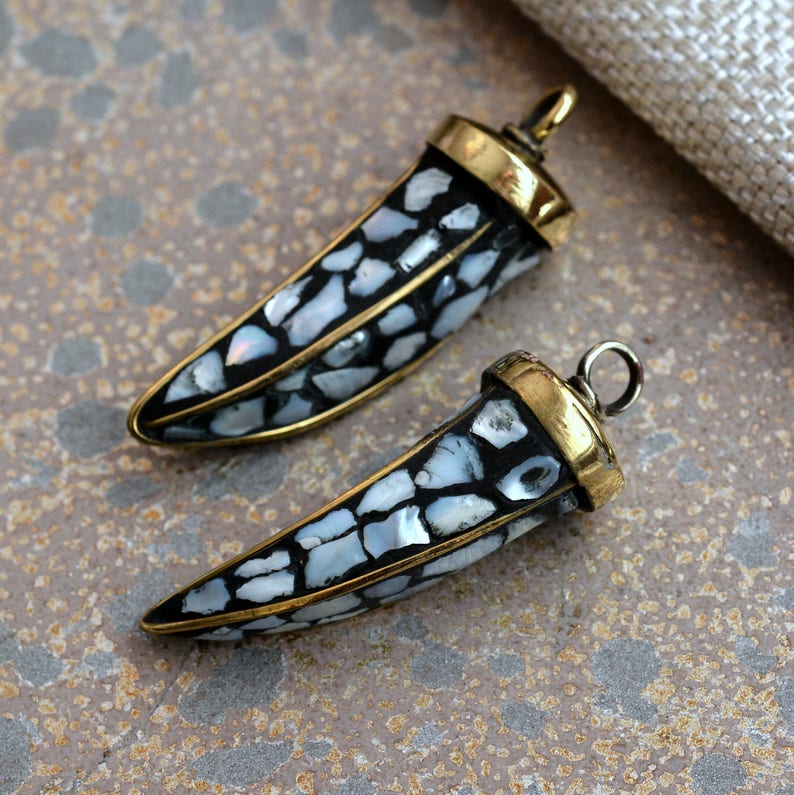 Mother of Pearl Claw Bohemian Jewelry Tribal TA170905 Horn Ethnic 1-40mm Long Tibetan Mosaic Shell Brass Tusk Pendant Tooth