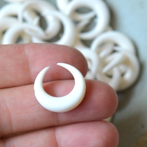 BONE BEADS IN WHITE