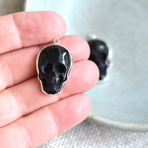 Hand Carved Black Horn Skull Charms Set in Sterling Silver, Black Skull  Gothic Charms for Earrings and Necklaces, Mens Jewelry, BS171121C