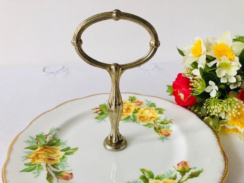 England 1940s. Royal Albert Tea Rose Cake Plate with Handle