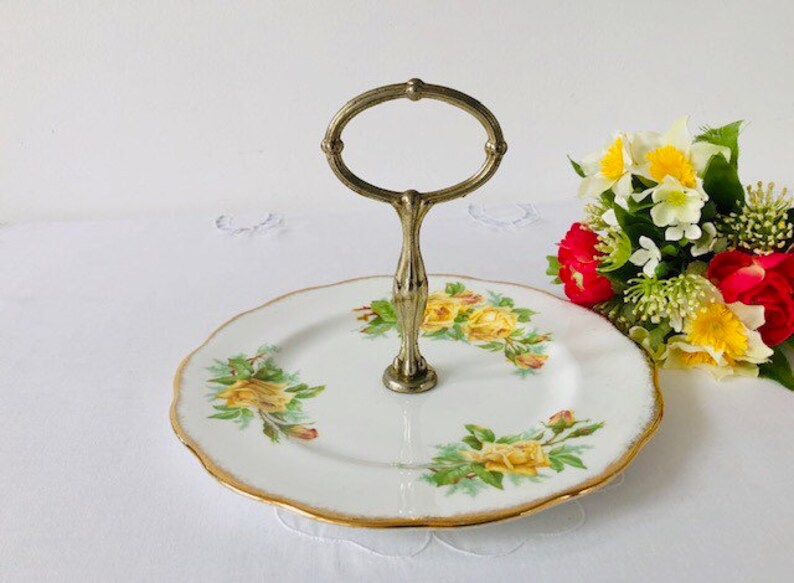 England 1940s. Royal Albert Tea Rose Cake Plate with Handle