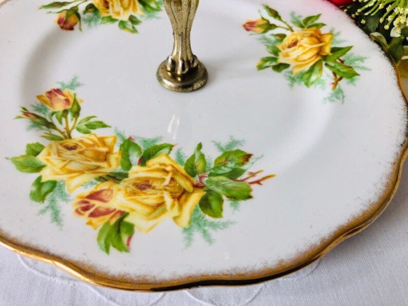England 1940s. Royal Albert Tea Rose Cake Plate with Handle