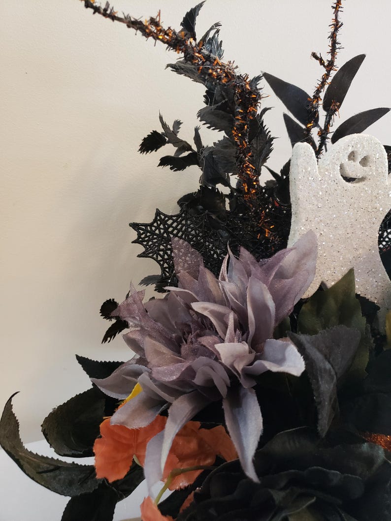 Halloween Ghost Floral Arrangement, Spooky Table Centerpiece, Black and ...
