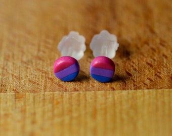 Winzige Bisexuell 3mm Ohrstecker - Polymer Clay Schmuck