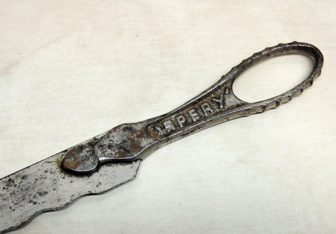 Vintage Spery Bread Knife Kitchen Decor Rusty Old Cutlery Etsy