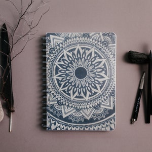 2025-2026 Weekly Planner A5 size Agenda MANDALA DESIGN