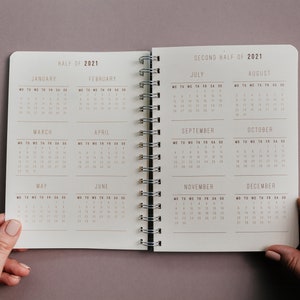 2025 Weekly Planner A5 size Agenda MAGIC image 3