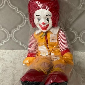 NEW Vintage 1984 RONALD MCDONALD With Yarn Hair and Vinyl Face-Sealed in Package-McDonald Rare Collectible